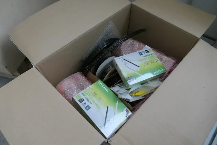 Konvolut TP-Link WLAN-USB-Adaptern u. weitere Komponenten